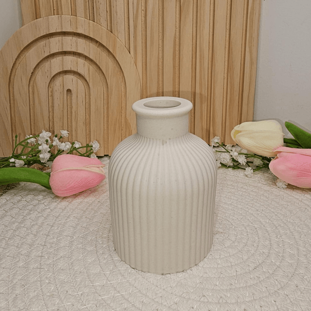 Vase en jesmonite 